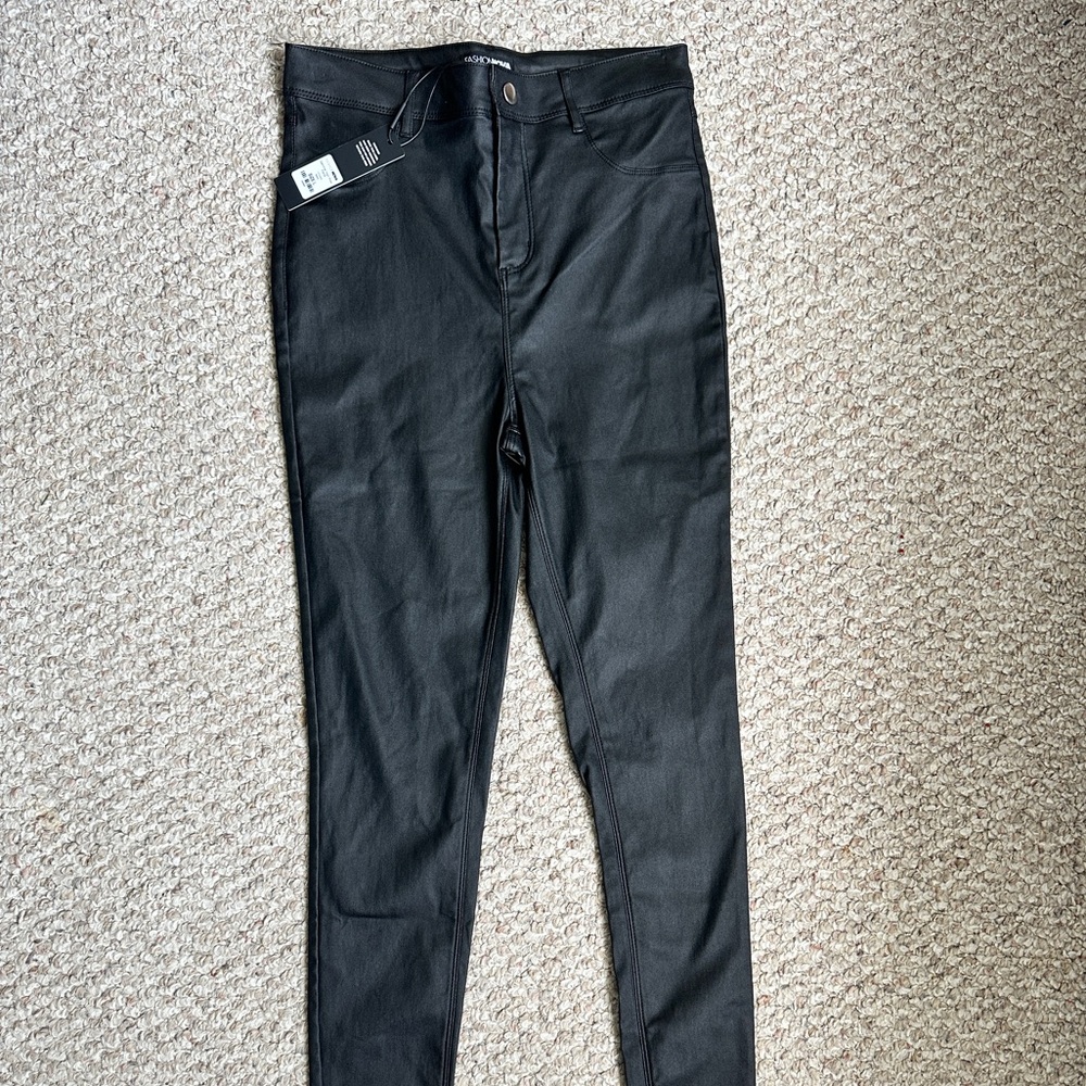 Fashion Nova Black Leather Pant Size large.